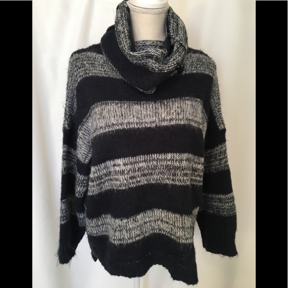 Cliche Couture Cowl Neck Pullover Sweater M